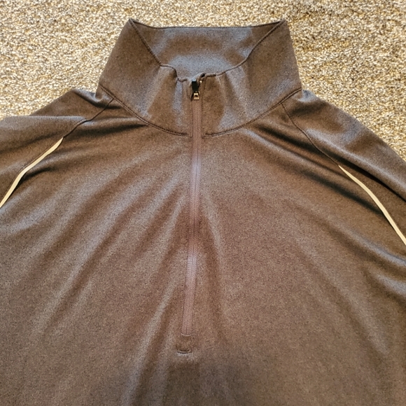 Lightweight Golf 1/4 Zip Pullover - Picture 3 of 4